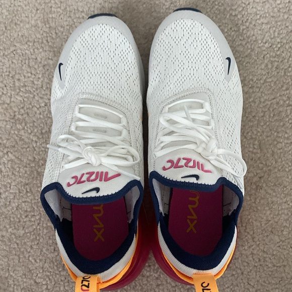Nike Air Max 270 - Picture 3 of 5
